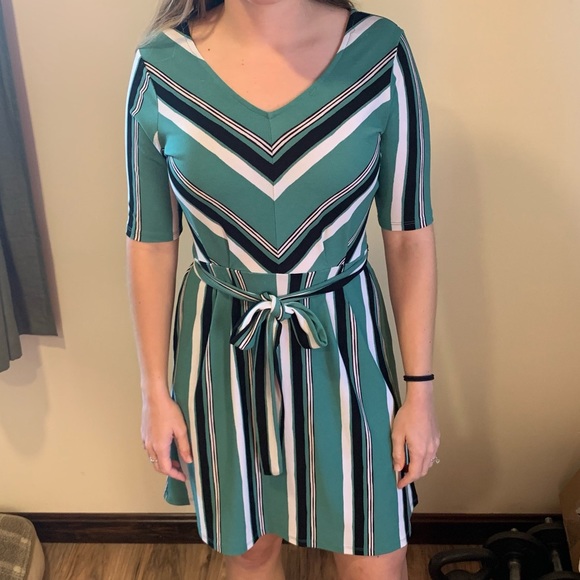 Striped lightweight business casual dress - Picture 1 of 2